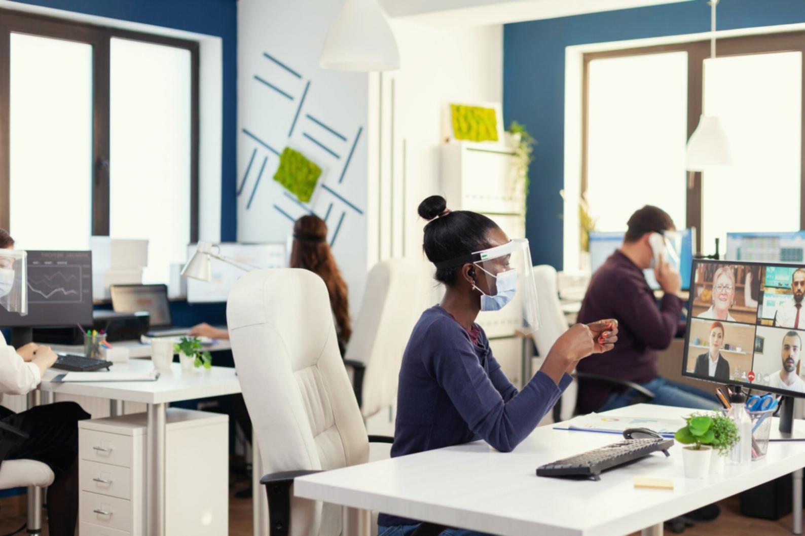 Espace de travail avec outils d'analyse SEO